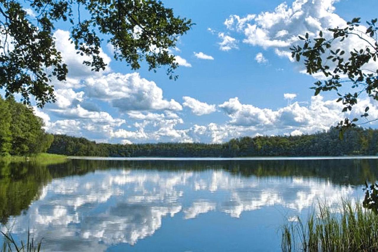 Holiday Home Close To The Lake Shore, Dabrowica Dabrowica  المظهر الخارجي الصورة